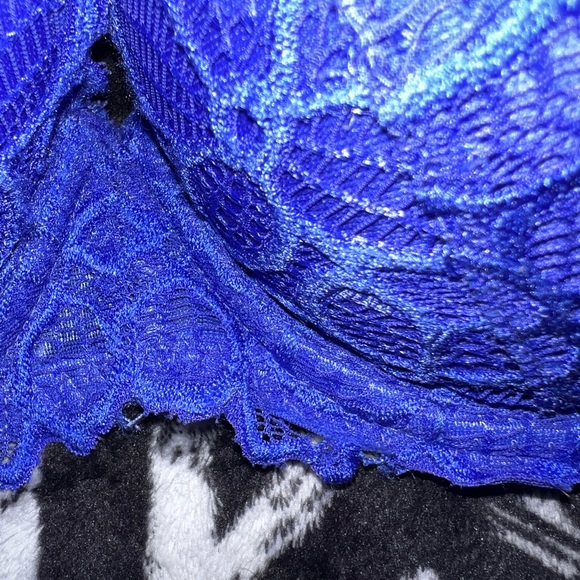 VS Push-up Bra 32D - Picture 2 of 2